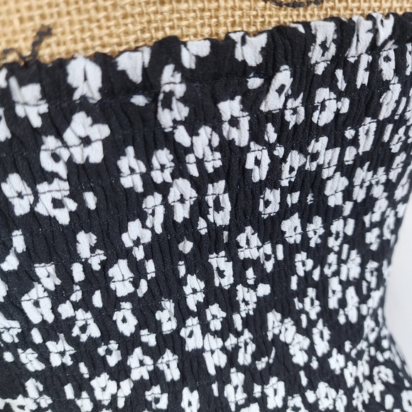 Vtg‎ GAP Size Small B&W Floral Lenzing Ecovero Sweetheart Smocked Mini Sundress - Picture 8 of 10